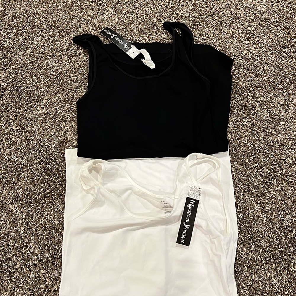 NWT Nikibiki tanks!